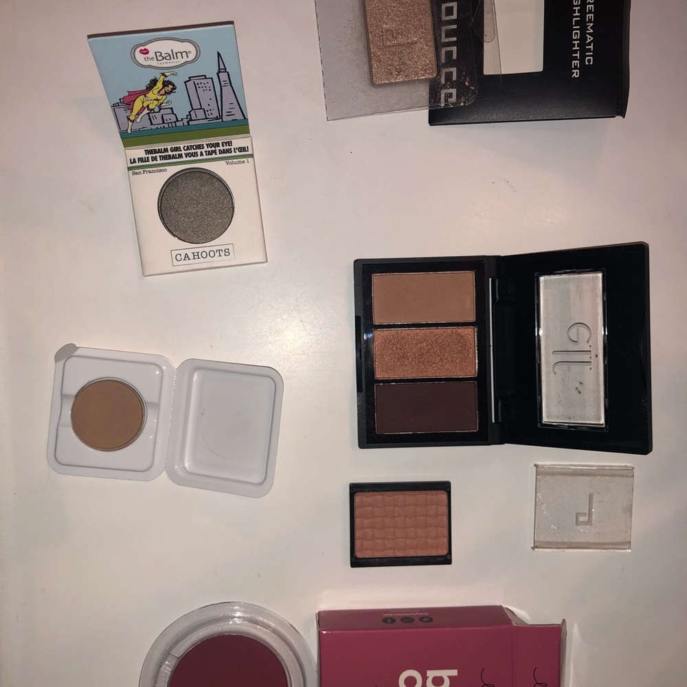 Makeup bundle - Picture 3 of 7